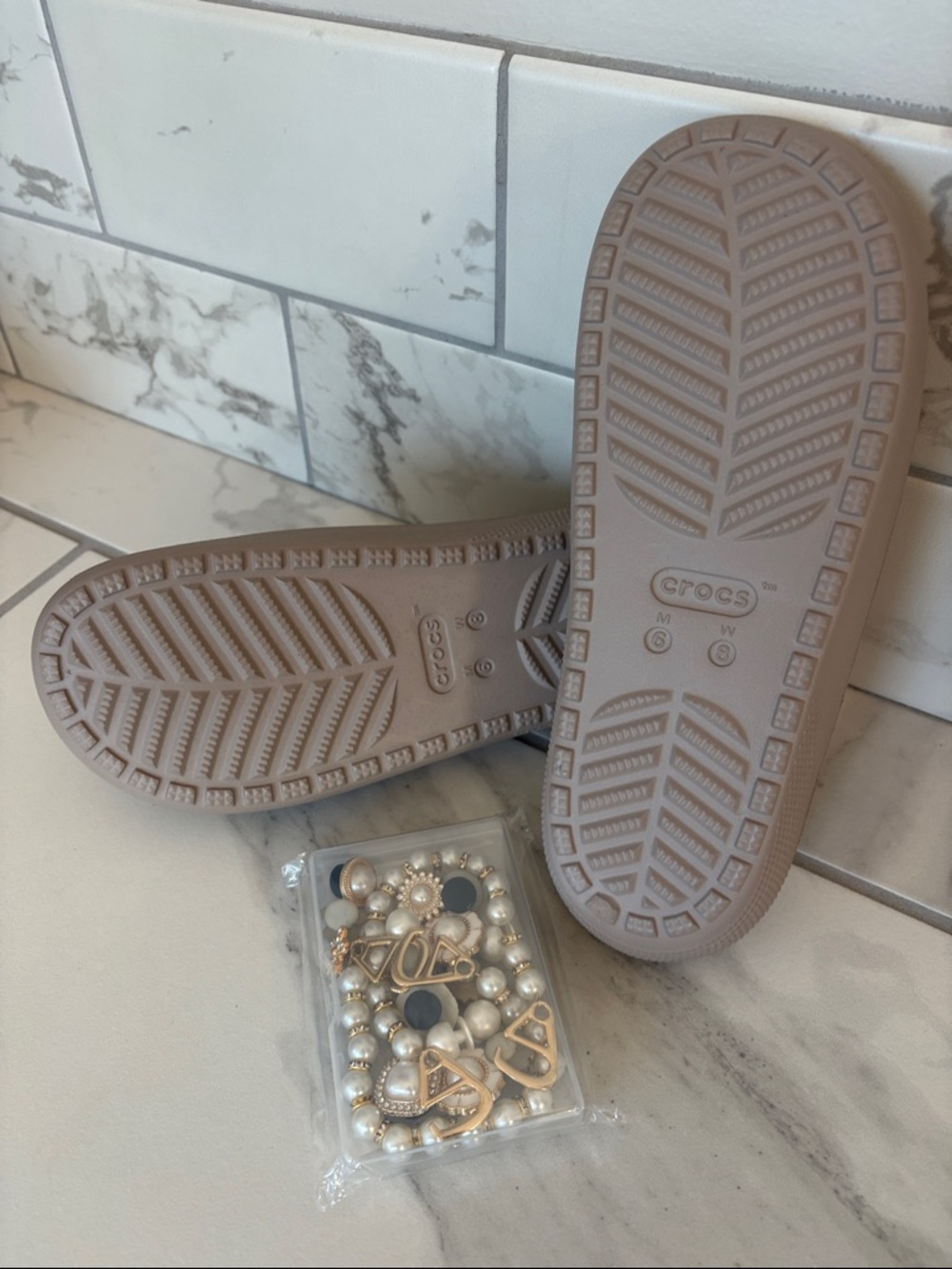 Crocs Classic Slide v2 m6/w8 Taupe 
 with Decorative Charms - New in Bag - Picture 2 of 4
